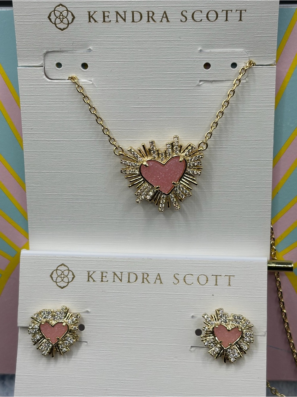 Dolly Parton x Kendra Scott Ari Heart Gold Short Pendant Necklace Earrings set